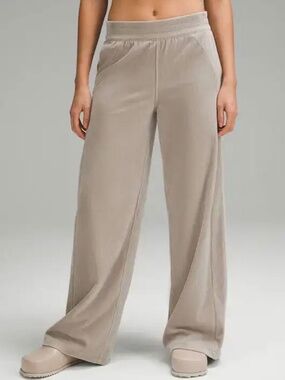 Lululemon Scuba Velvet Cord Wide Leg Pant Mid Rise Women Size 4 Riverstone Nulu
